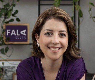 Thais Lazzeri